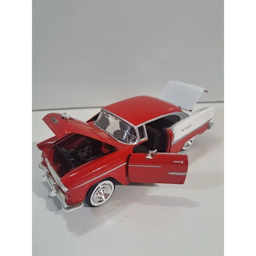Motor Max 1:24 Die Cast 1955 Chevrolet Bel Air 2dr. Non Post